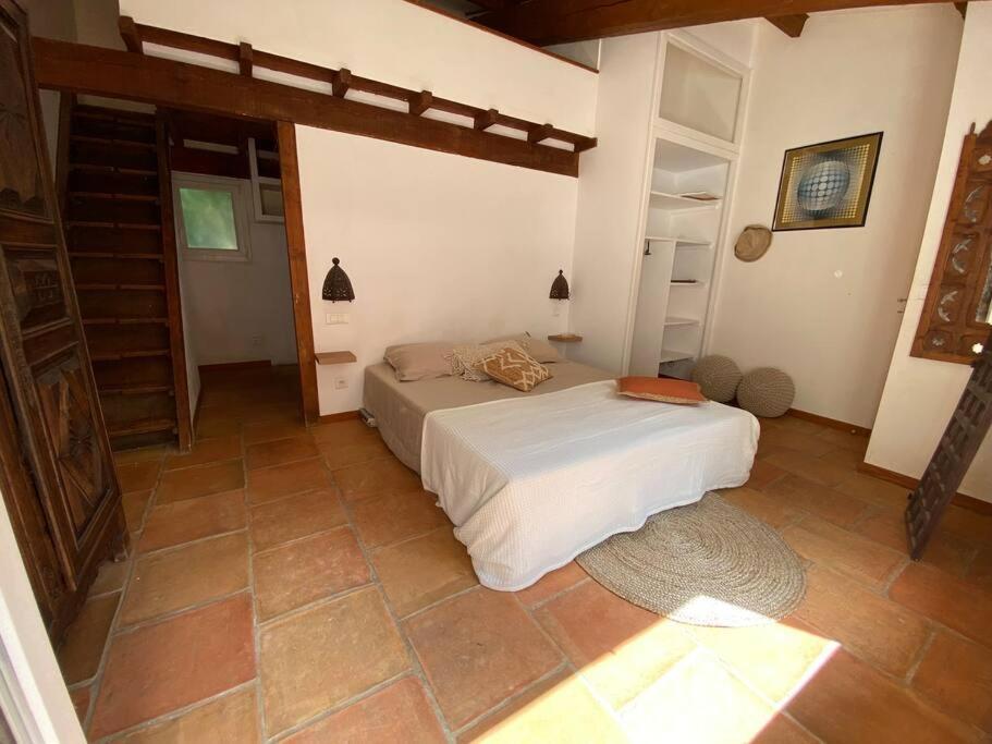 Petit Mas Calme Typique Du Sud ! Villa Valergues Екстериор снимка