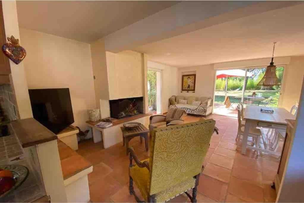 Petit Mas Calme Typique Du Sud ! Villa Valergues Екстериор снимка